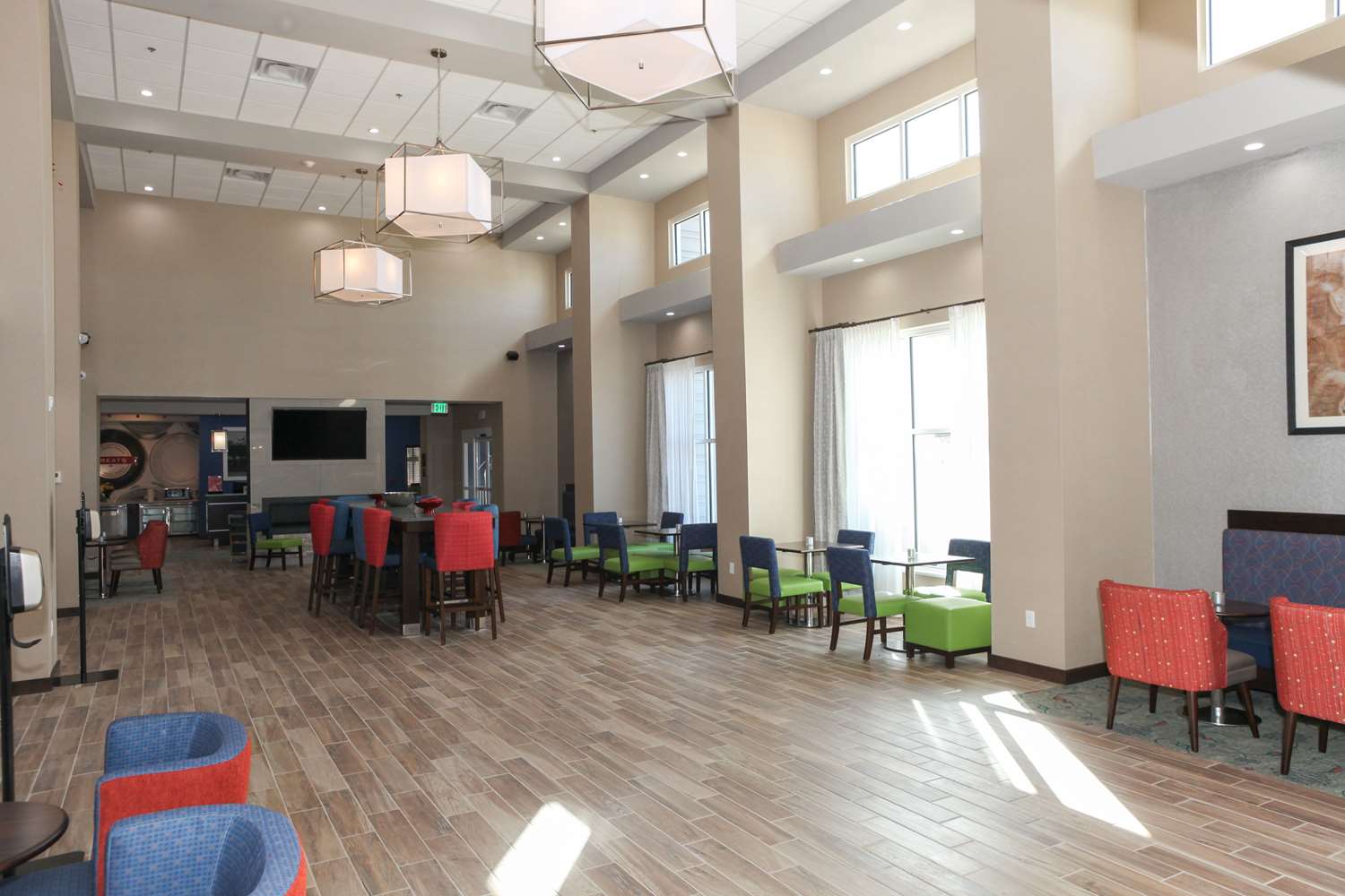 Фото Hampton Inn & Suites Lafayette Medical Center, Co