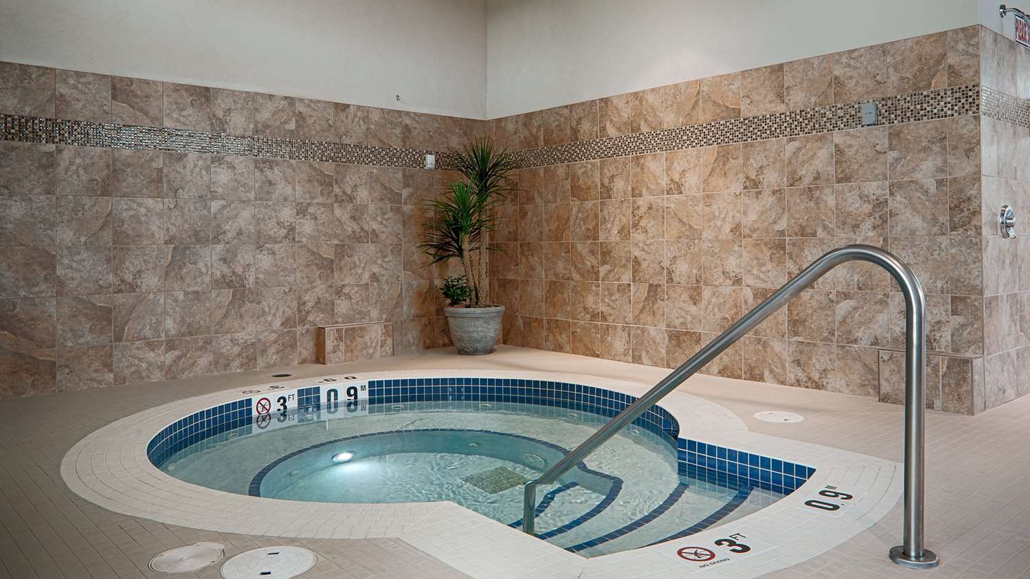 Фото Best Western Plus Chateau Inn Sylvan Lake