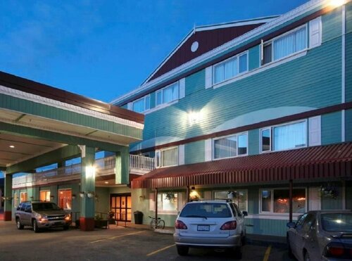 Гостиница Sternwheeler Hotel and Conference Centre в Уайтхорс