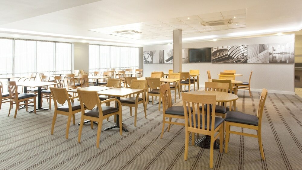 Фото Holiday Inn Express London - Limehouse, an Ihg Hotel