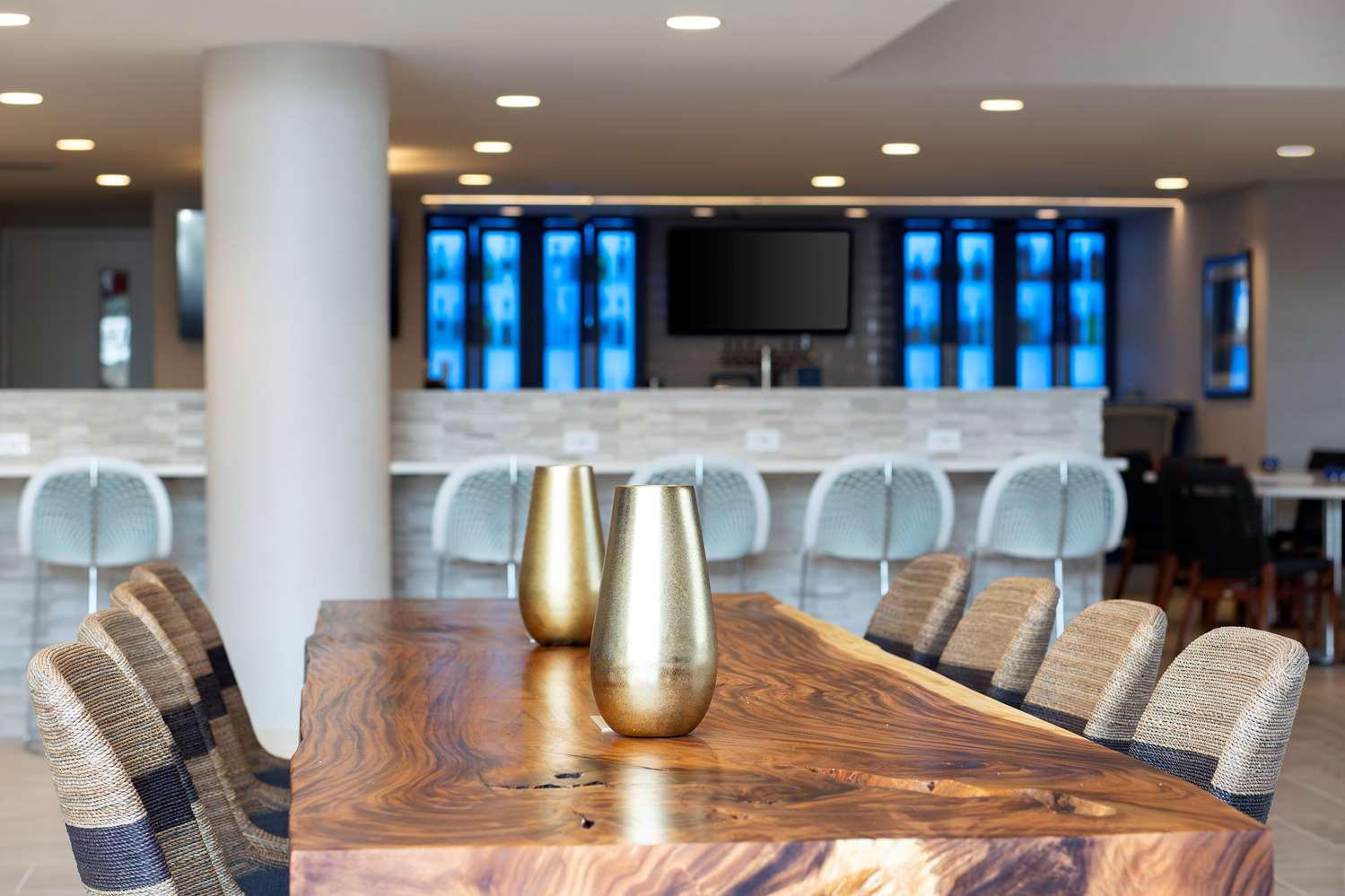 Фото Fenwick Shores, Tapestry Collection by Hilton