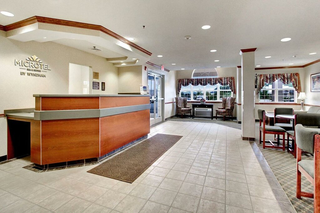 Hotel Microtel Inn & Suites by Wyndham Bridgeport, State of West Virginia, photo