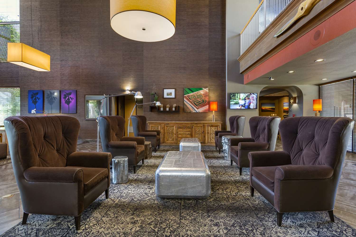 Фото Best Western Plus Scottsdale Thunderbird Suites