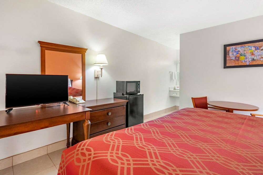Фото Econo Lodge North