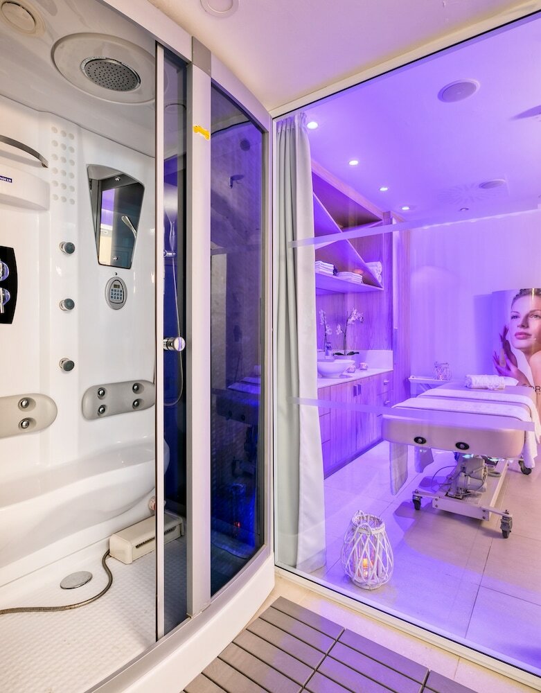 Фото The King Jason Protaras - Designed for Adults