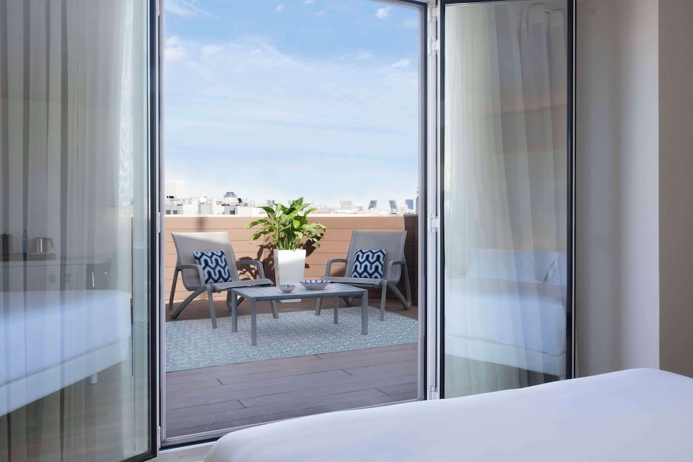 Фото Nh Madrid Balboa