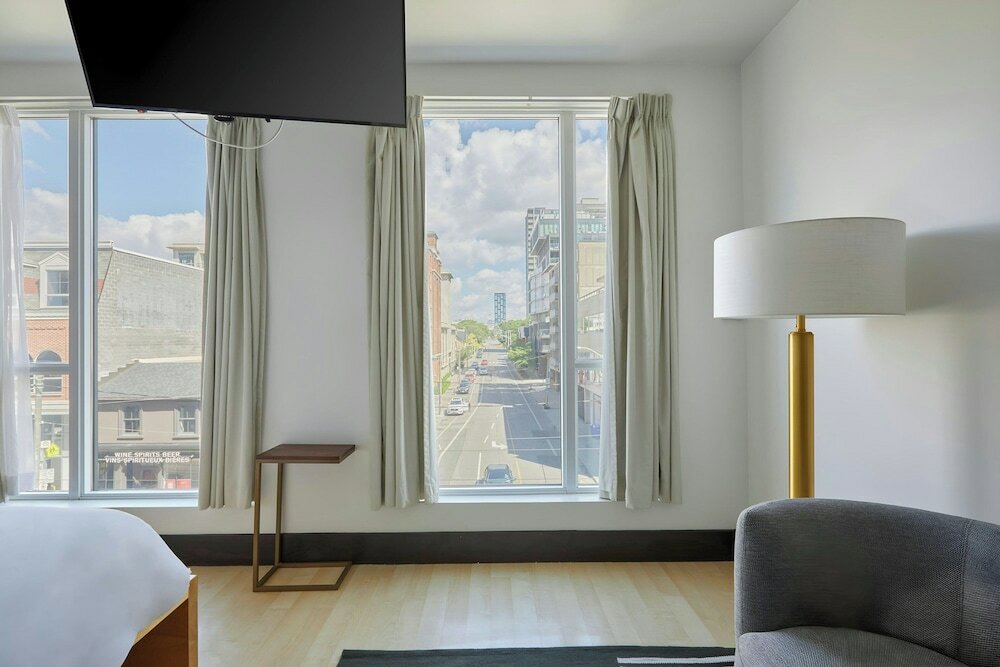 Фото The Beverley Hotel Queen West, Sonder