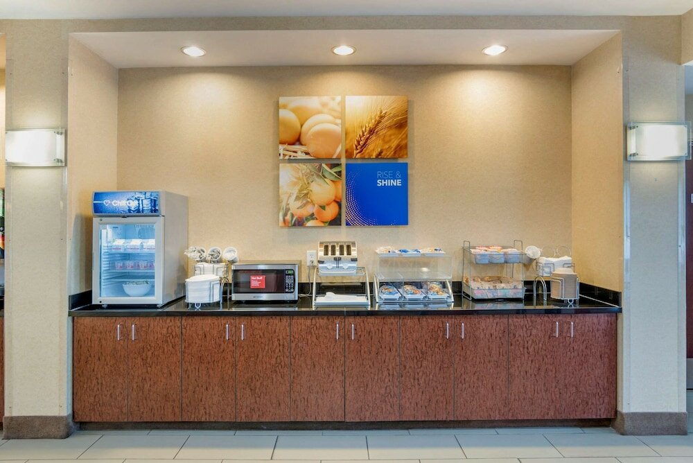 Фото Comfort Suites Fredericksburg North