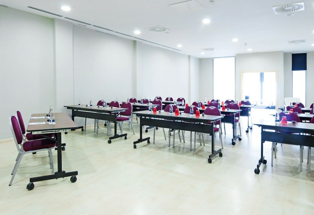 Фото Hotel Zentral Ave