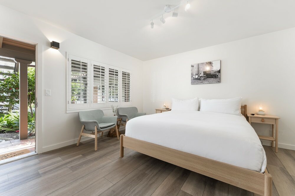 Фото Franciscan Inn & Suites