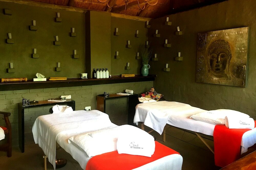 Фото Shangri-La Country Hotel