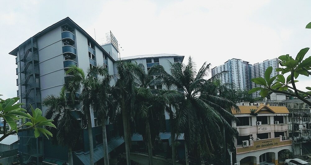 Фото Komol Residence Bangkok