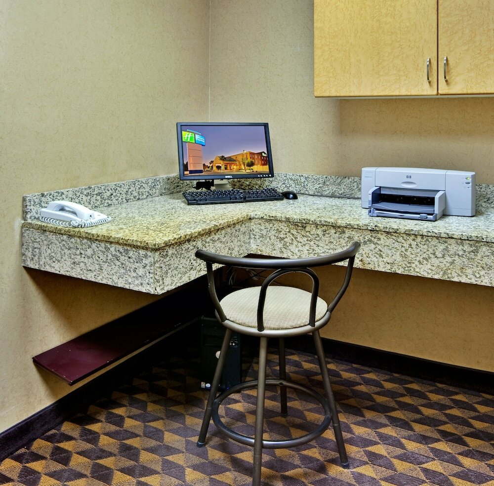Фото Holiday Inn Express Las Vegas-Nellis, an Ihg Hotel