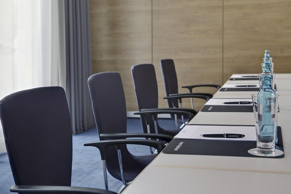 Фото IntercityHotel Hamburg Dammtor-Messe