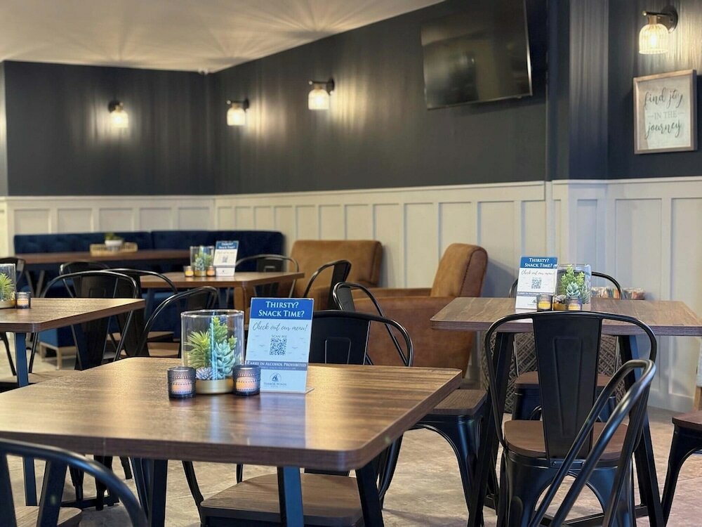 Фото Harbor Winds Hotel