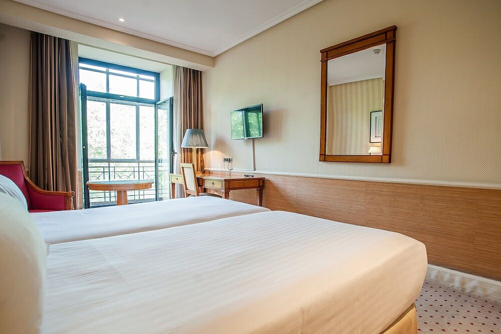 Фото Hotel Valladolid Recoletos