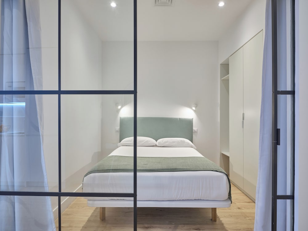 Фото Paseo Suites Hotel