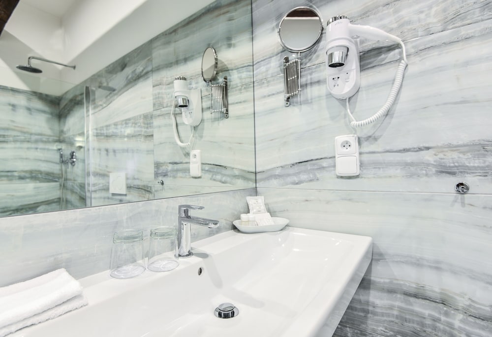 Фото Hotel Garden Court