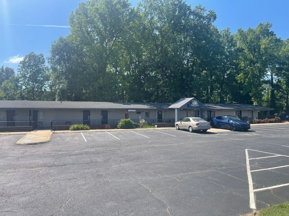 Фото Days Inn by Wyndham Salisbury, Nc