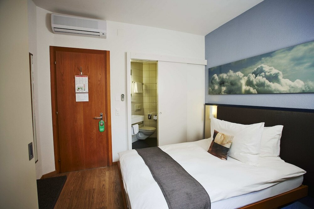 Фото Bristol Hotel