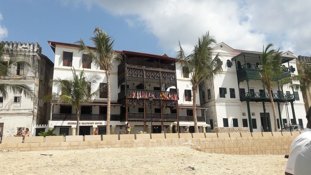 Фото Mizingani Seafront Hotel