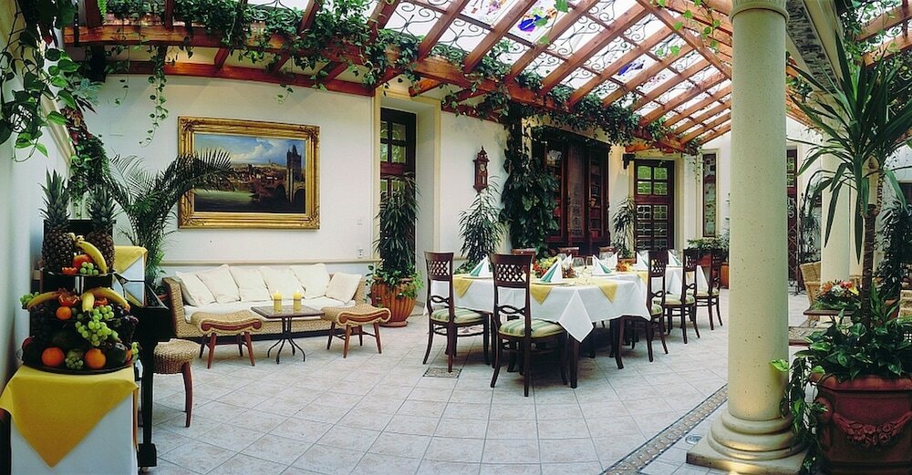 Фото Green Garden Hotel