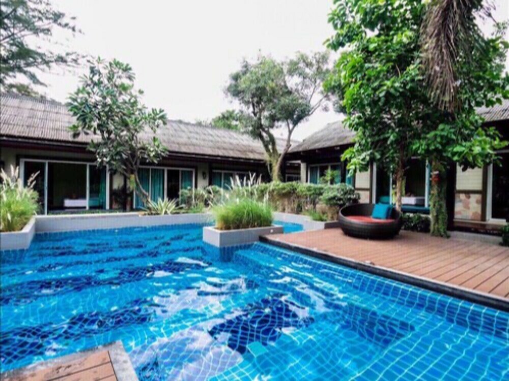 Фото Nirundorn Resort