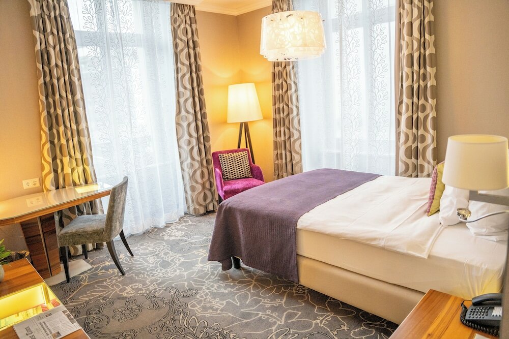 Фото Hotel Schweizerhof Luzern