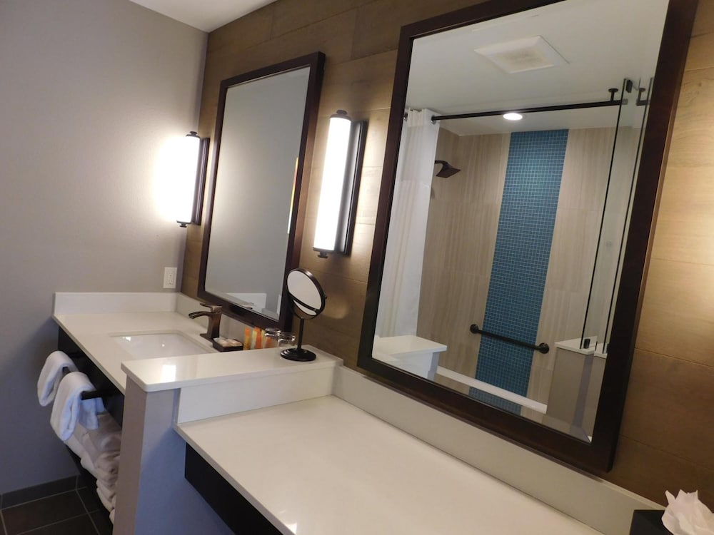 Фото Wave Street Inn