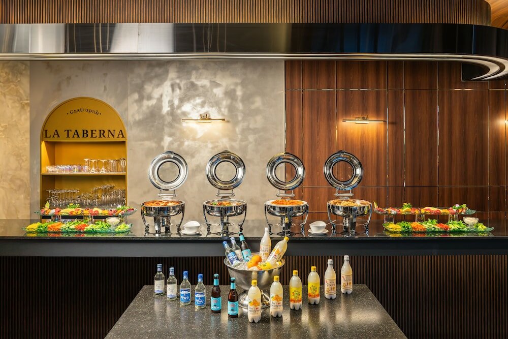 Фото Bloom Hotel