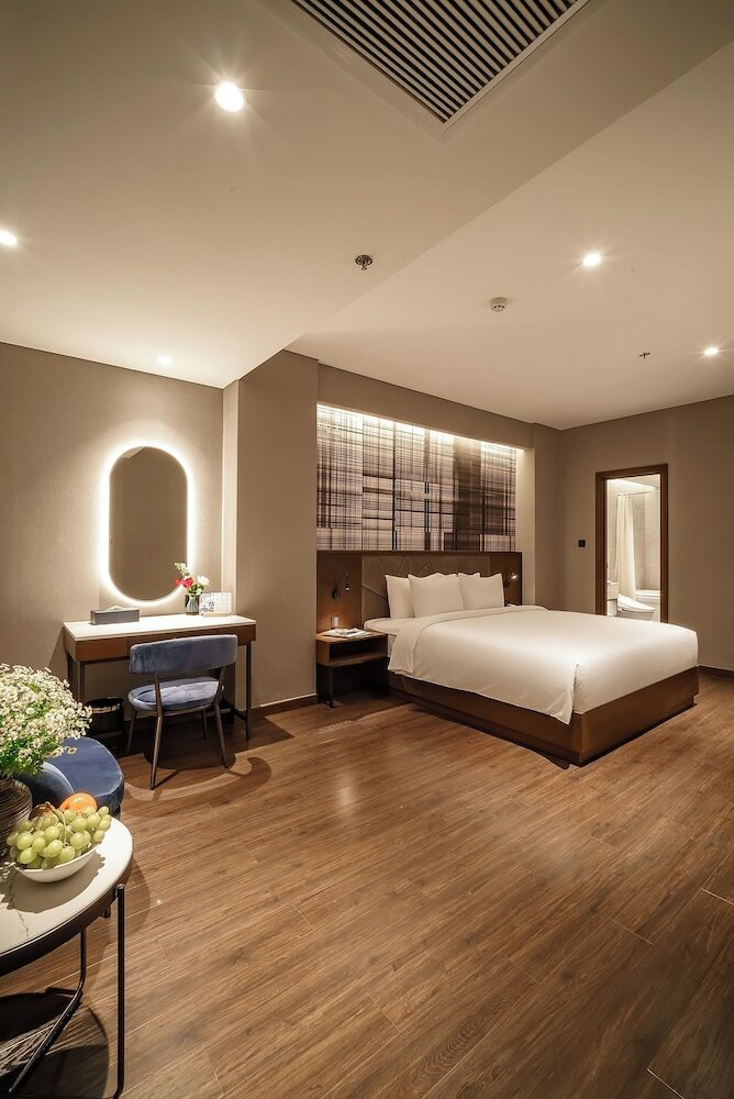 Фото Nhat Ha Lavish Hotel