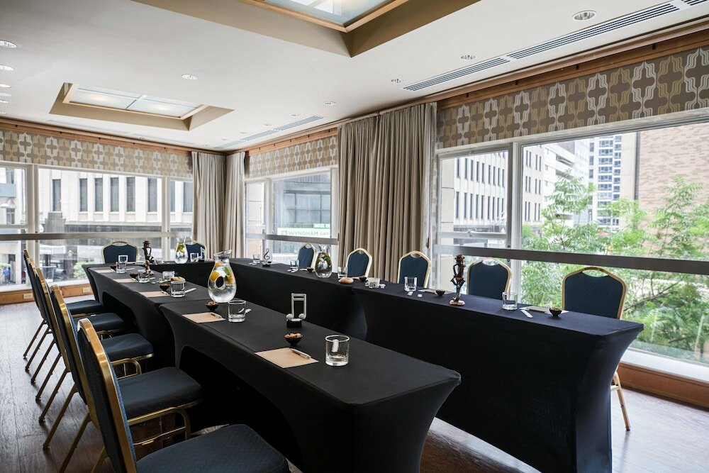 Фото Renaissance New Orleans Pere Marquette French Quarter Area Hotel