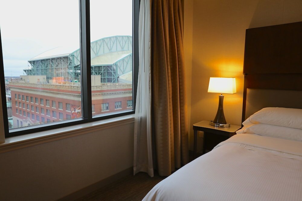 Фото The Westin Houston Downtown