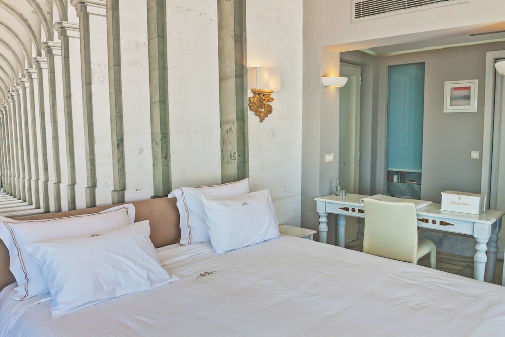 Фото Royal Marmin Bay Boutique & Art Hotel