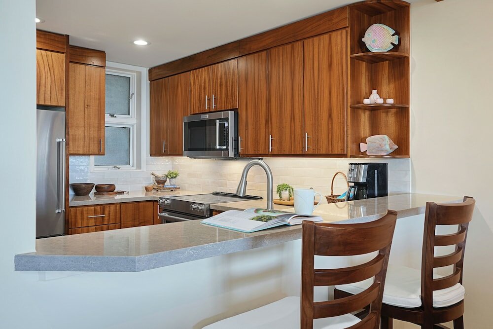 Фото Whalers Cove Oceanfront Resort