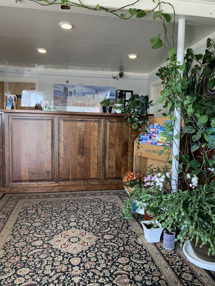 Фото Country Manor Motel Watkins