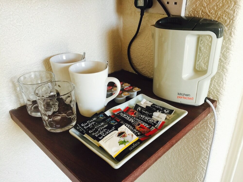 Фото Brentwood Villa Bed and Breakfast