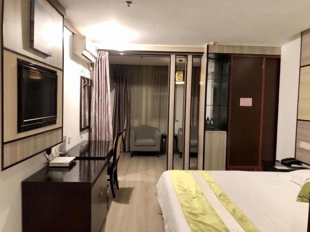 Фото Greentree Inn Suzhou Taicang Baolong Square Express Hotel