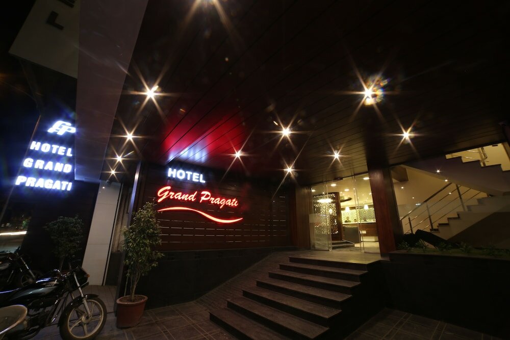 Фото Hotel Grandpragati