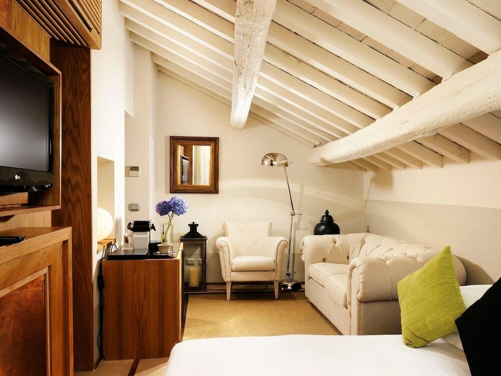 Фото Mario de' Fiori 37 Luxury Suites