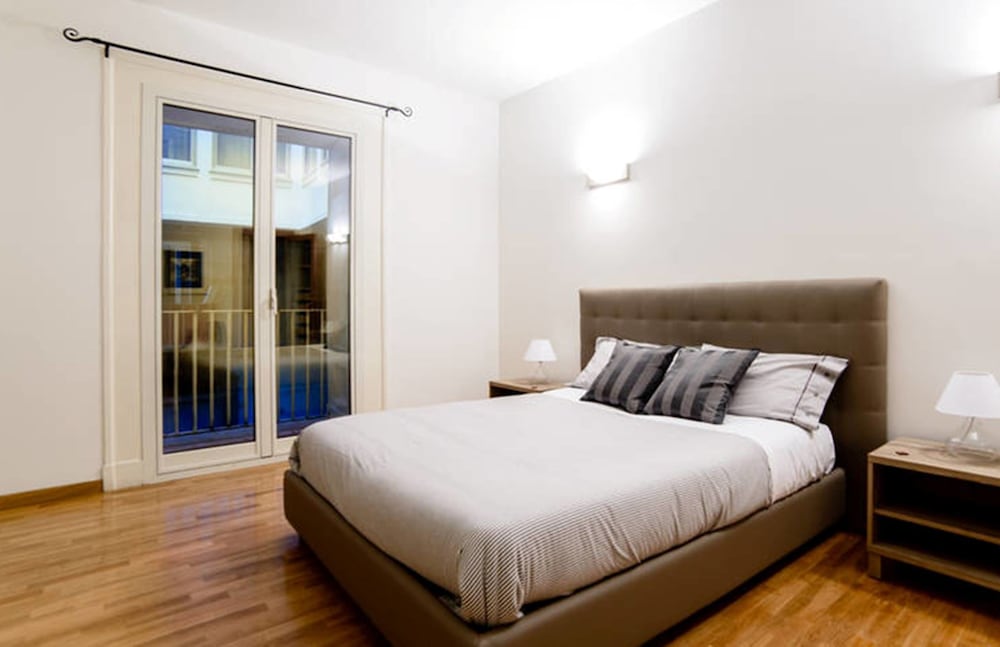 Фото Riviera Luxury Suites B&b