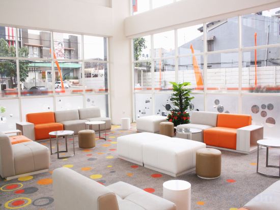 Фото Harris Hotel & Conventions Ciumbuleuit - Bandung