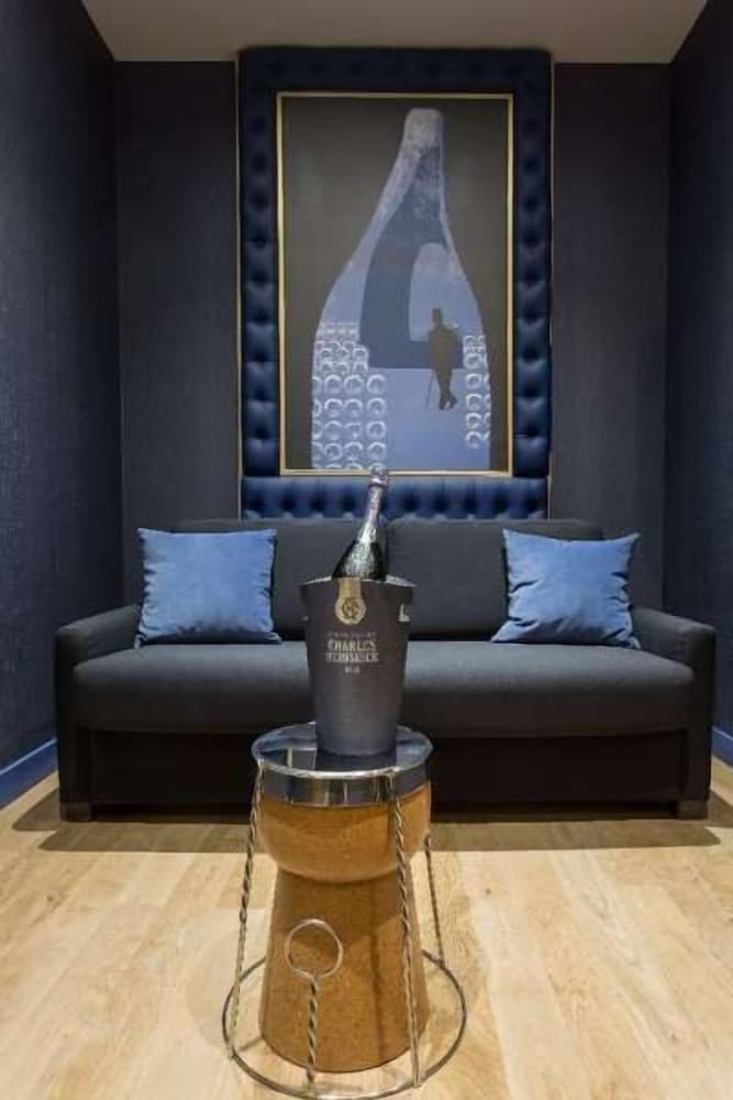 Фото Hotel Les Bulles de Paris 