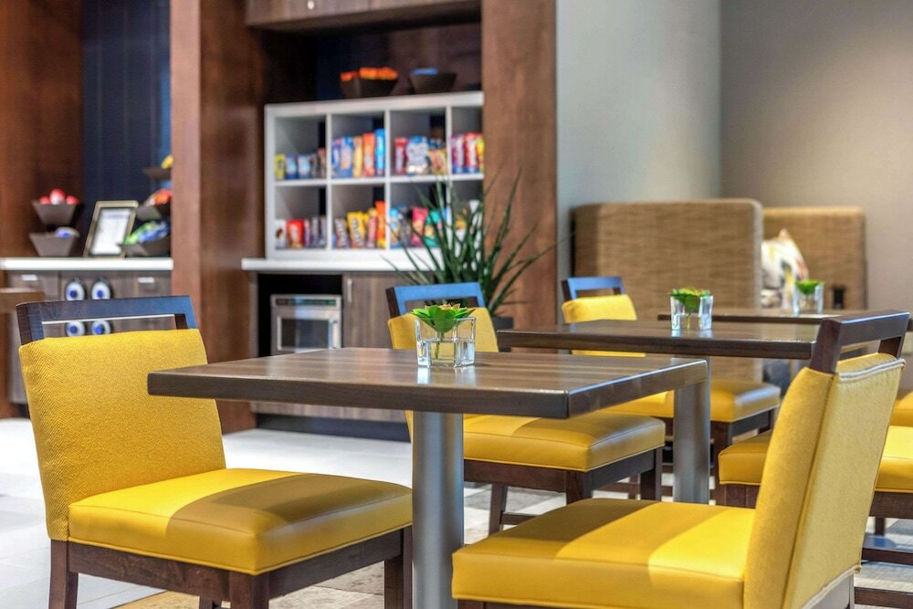 Фото Cambria Hotel Milwaukee Downtown