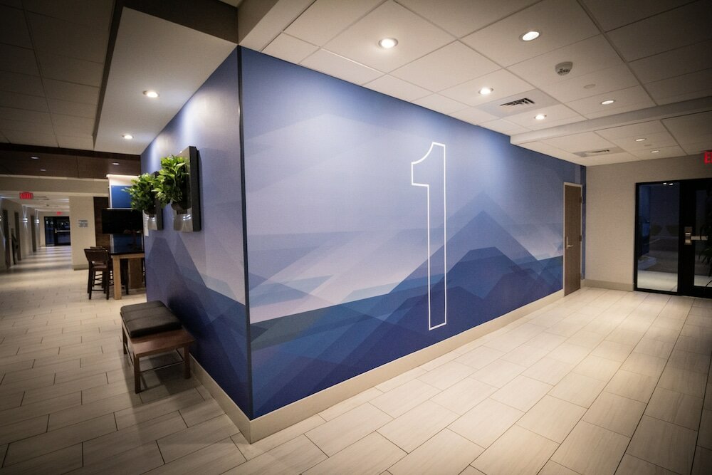 Фото Holiday Inn Express And Suites Boston South - Randolph, an Ihg Hotel