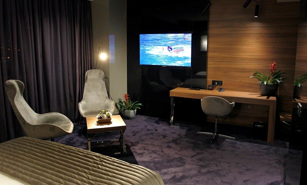 Фото Ambasador Hotel