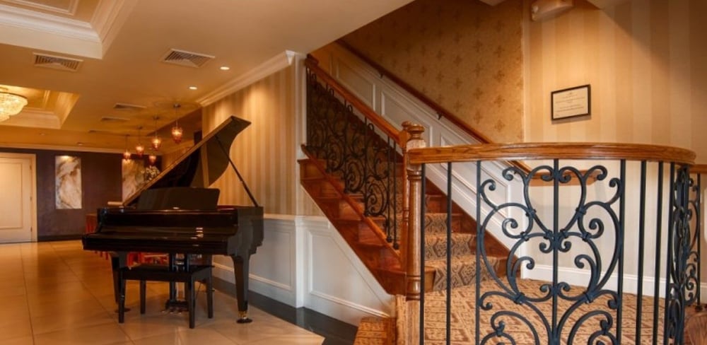 Фото American Hotel