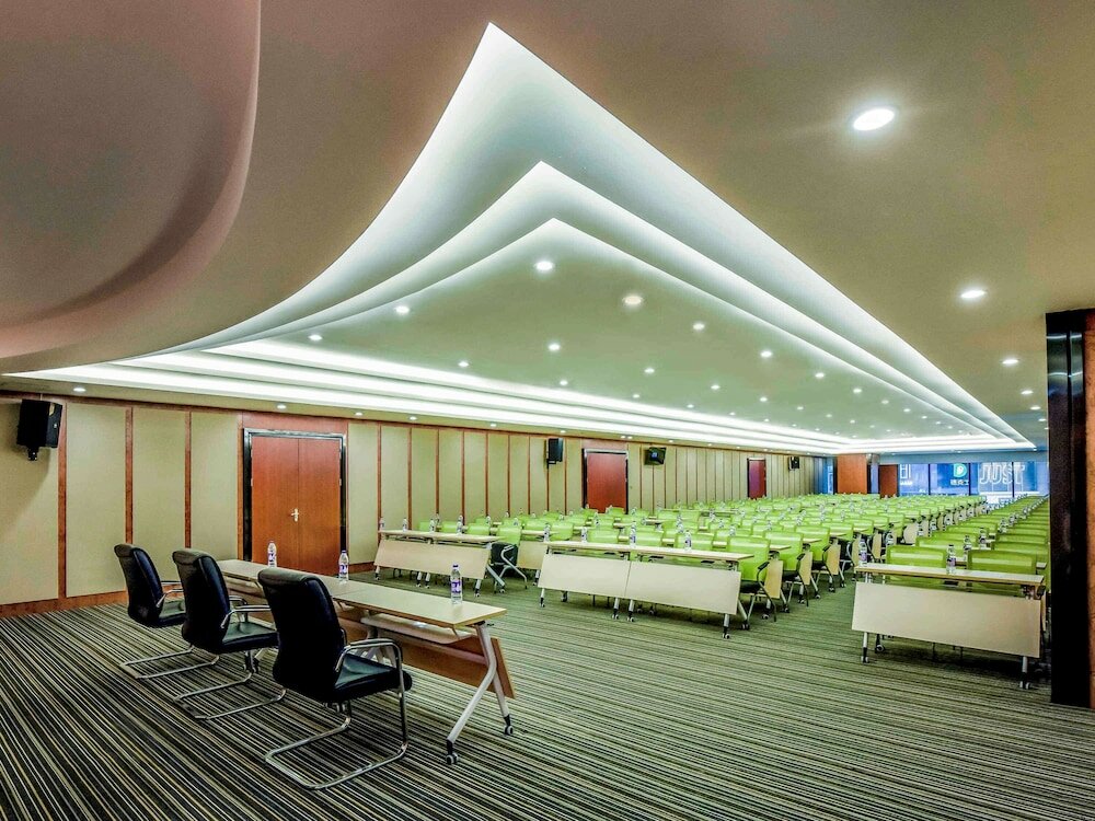 Фото Mercure Chongqing Downtown