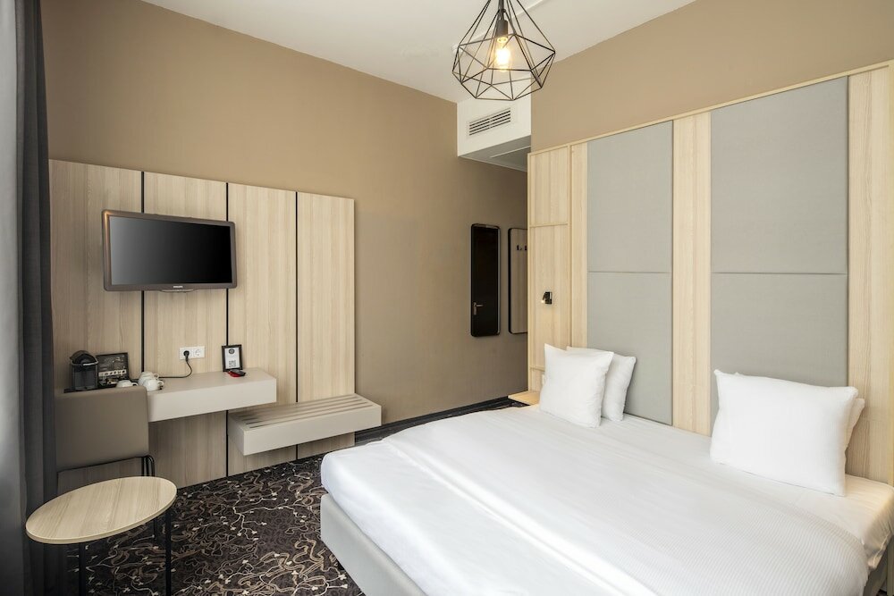 Фото The Alfred Hotel