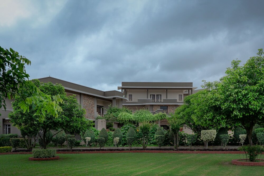 Фото Mulberry Araliayas Resort & SPA